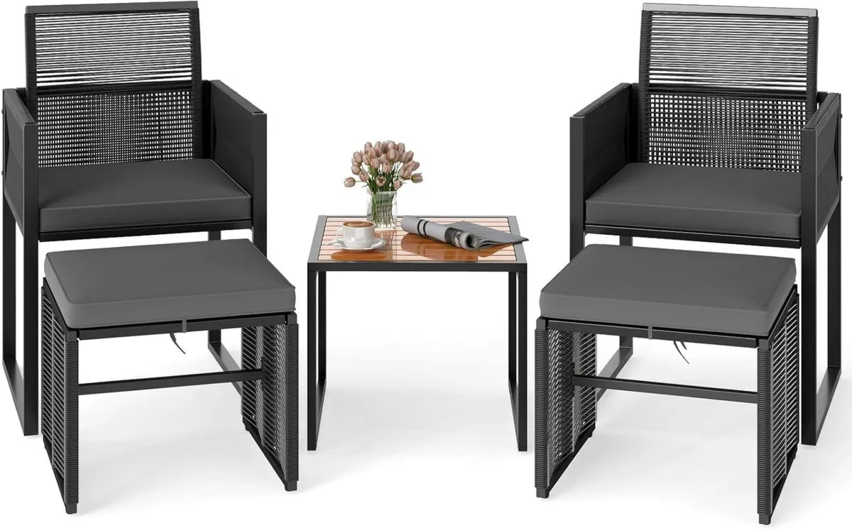 Set Mobili da Giardino 5 Pezzi in Rattan con Cuscini, Tavolo e Sedie Salvaspazio