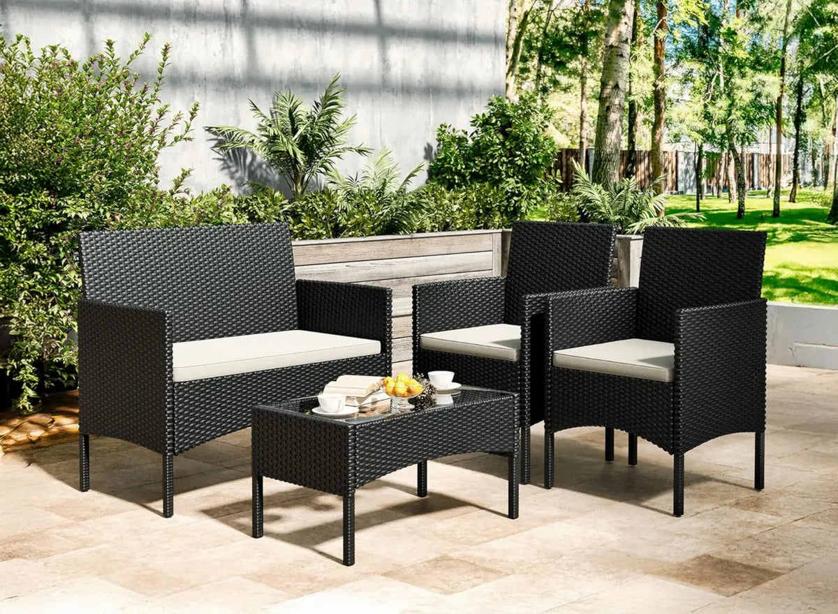 Set Salotto da Giardino in Rattan con Divano, Poltrone e Tavolo in Vetro - Arredo Esterno Impermeabile con Cuscini Removibili