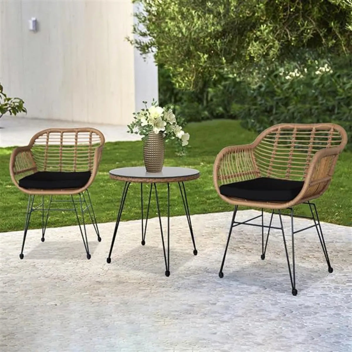 Set Salotto in Rattan con Tavolino in Vetro e Sedie Imbottite per Esterni