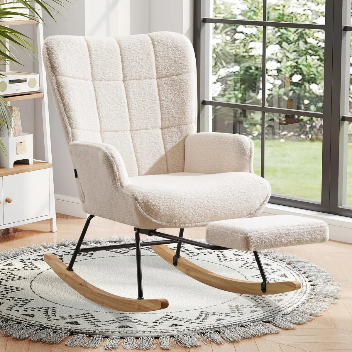 Sedia a Dondolo con Poggiapiedi, Poltrona Ergonomica per Salotto e Camera, Design Moderno in Legno Massiccio, Bianco