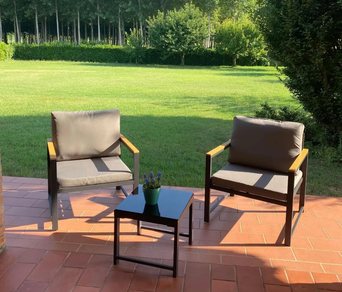 Set da giardino ZANTE con 2 poltrone e tavolino in acciaio antracite, cuscini grigi