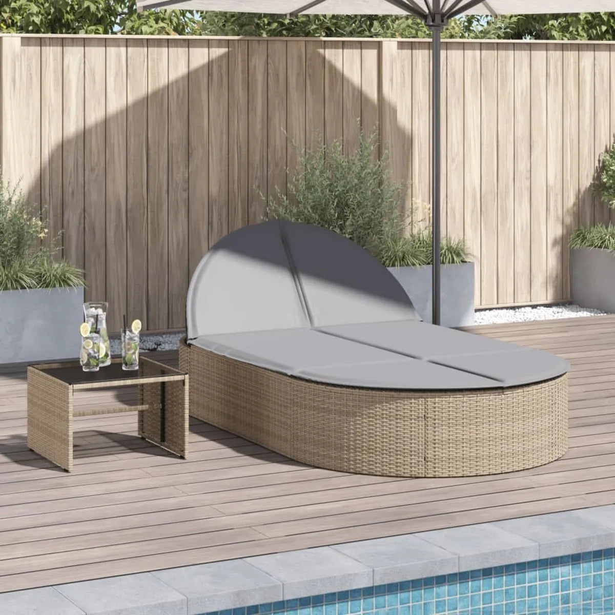 Lettino doppio polyrattan beige con cuscini spessi, schienale regolabile, resistente UV, per esterni giardino e piscina