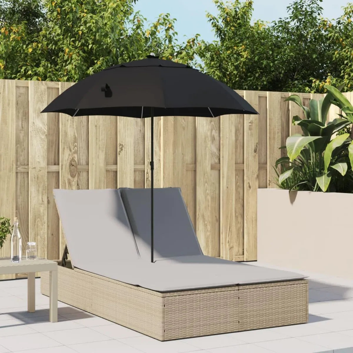 Sdraio matrimoniale in polyrattan con cuscini e ombrellone regolabile, beige